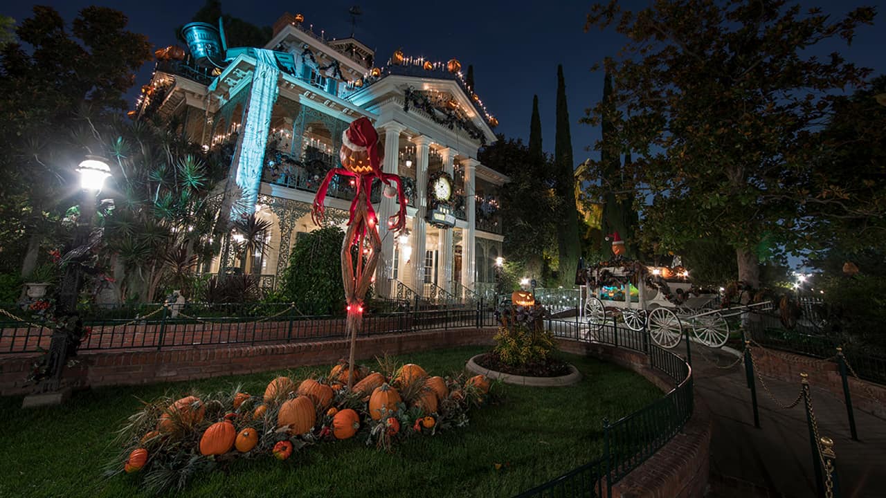 New 2021 Disneyland Fall & Holiday Room Offers Now Available