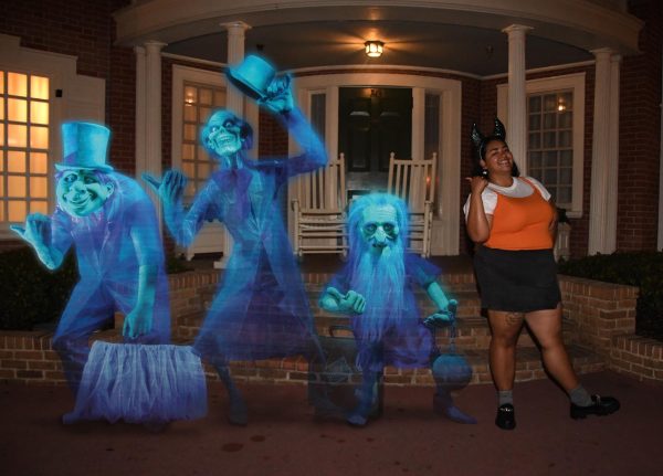 2022 mickey's not so scary halloween party hitchhiking ghosts magic shot