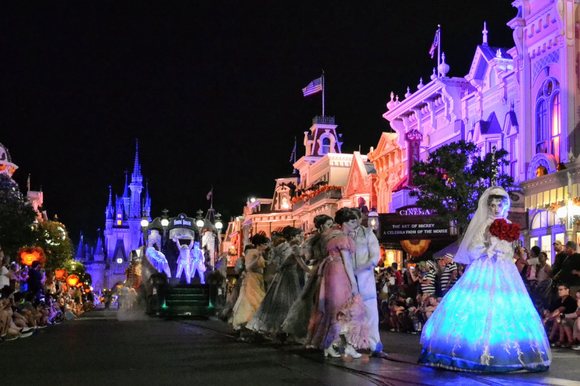 October 2024 at Disney World (Crowd Calendar, Weather, Halloween)