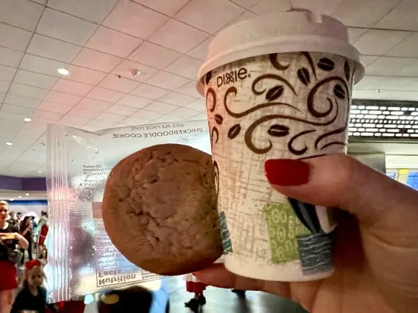 snickerdoodle and hot cocoa at cosmic ray's for mvmcp