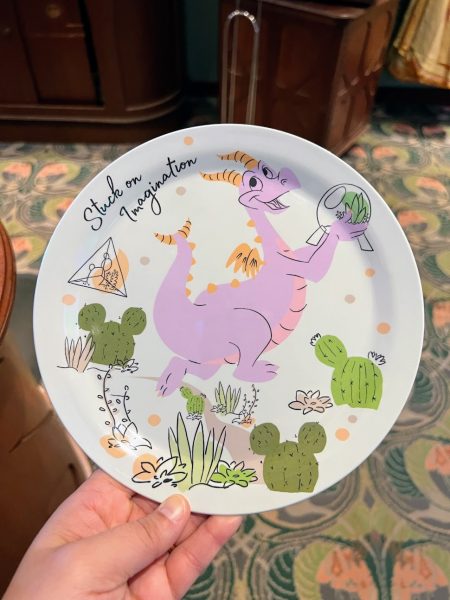 figment plate prize - spike the bee scavenger hunt epcot