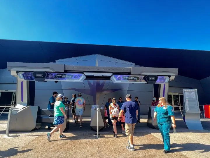 5 tips for riding Cosmic Rewind at Epcot