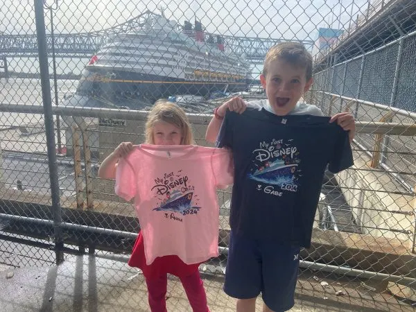 Kids finding out about their surprise cruise! 