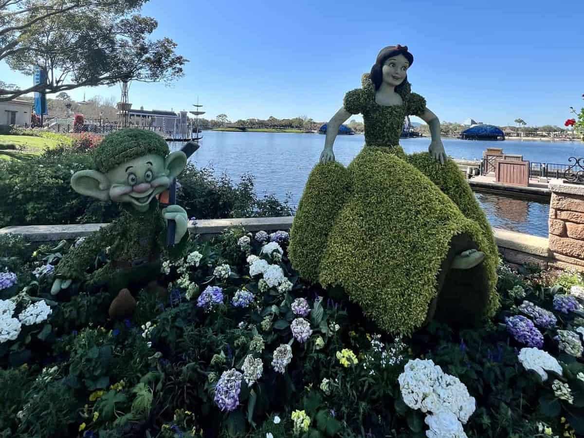 Epcot 2022 Flower and Garden Festival - Snow White Seven Dwarfs Topiaries