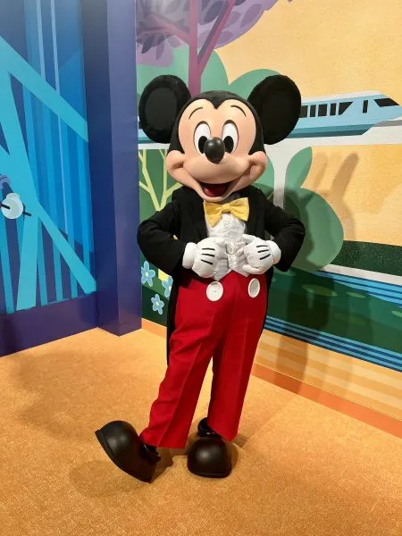 mickey mouse character meet epcot