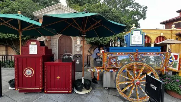 beer and wine cart - italy pavilion - epcot