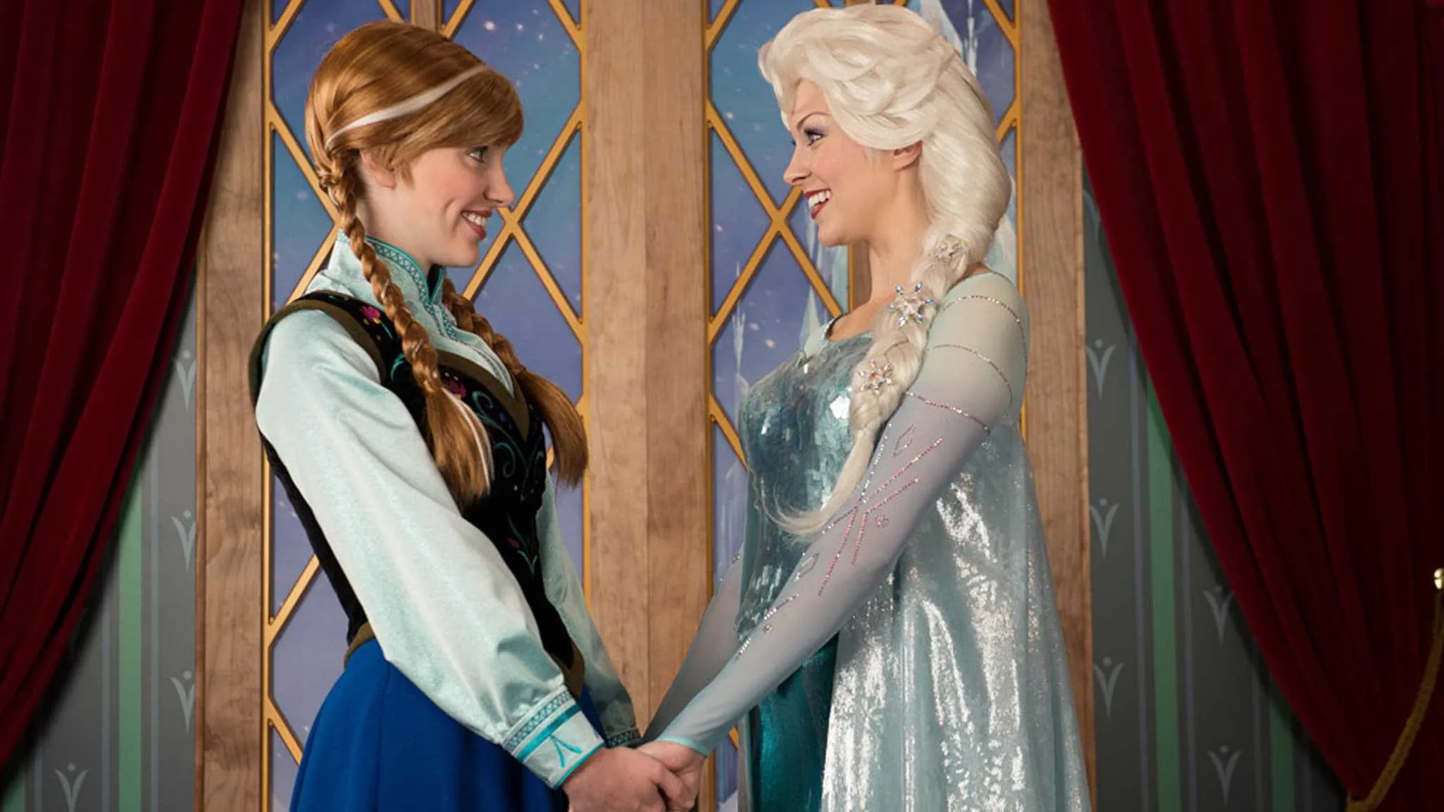 Norway – Anna & Elsa at the Royal Sommerhus (character meet) – Temporarily Unavailable
