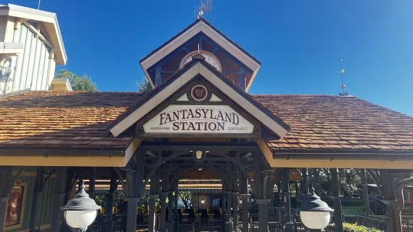 fantasyland station walt disney world railroad