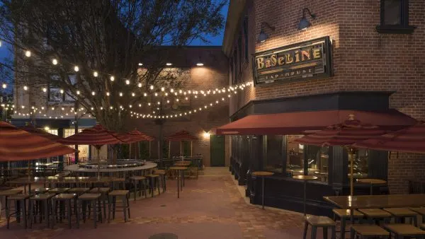 Outdoor seating at BaseLine Tap House in Hollywood Studios