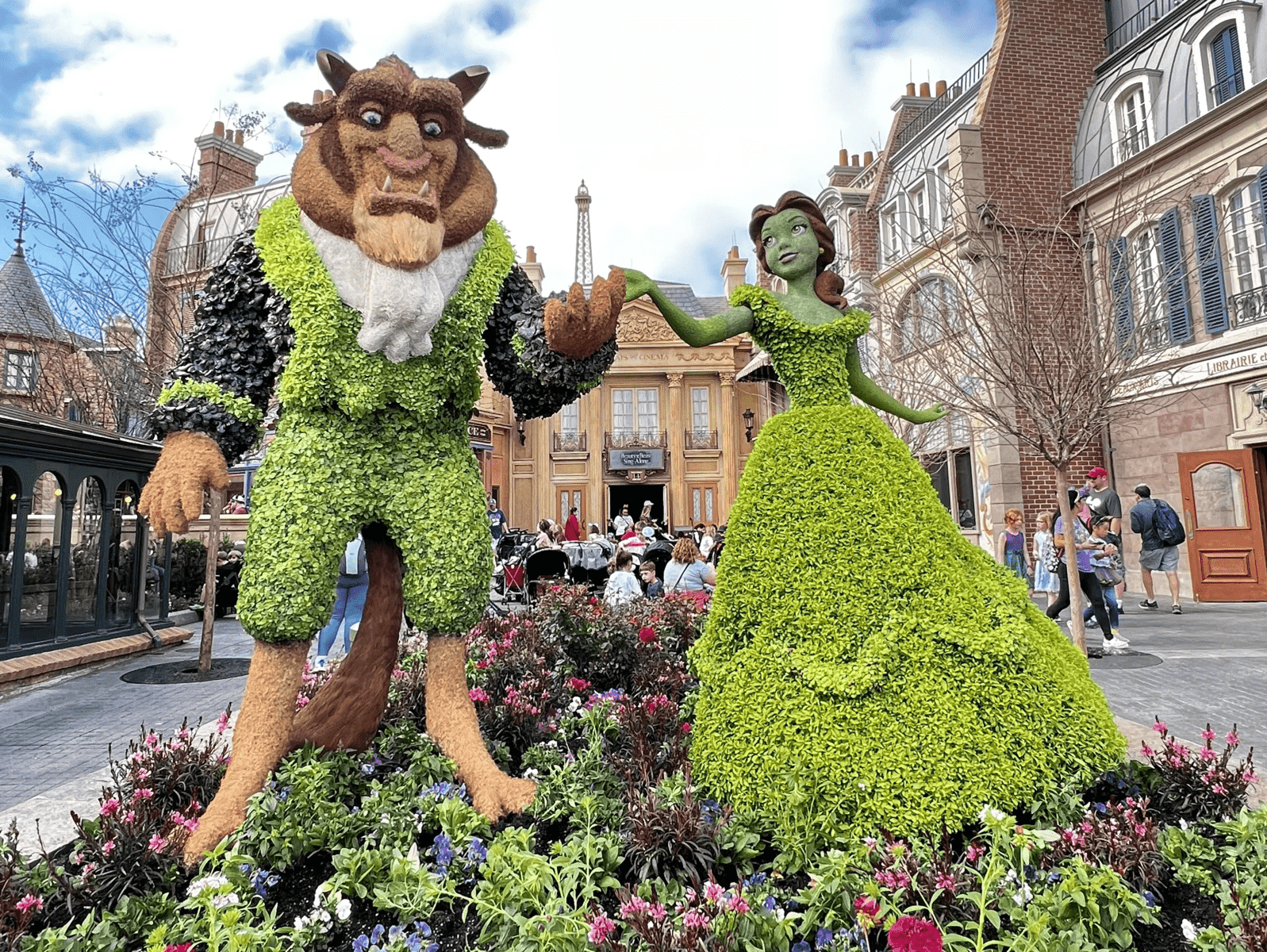 beast and belle topiary - flower and garden - france pavilion