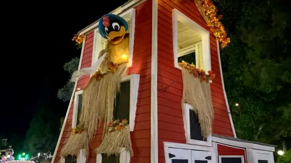 clara cluck - boo to you parade - mickey's not so scary halloween party
