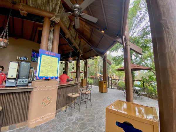 maji pool bar animal kingdom kidani village
