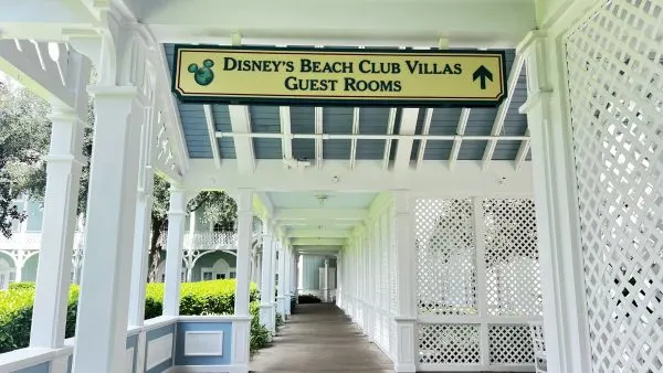 beach club villas guest rooms sign