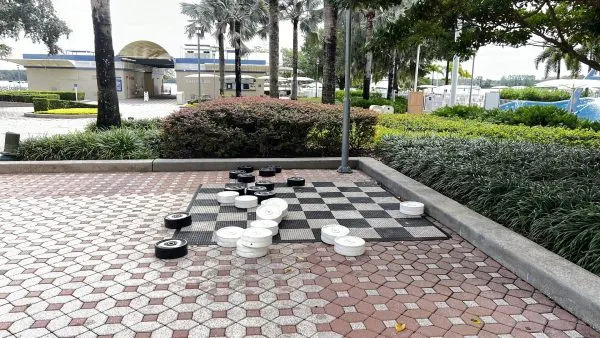 giant checkers contemporary resort