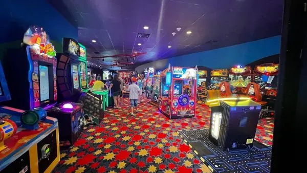 arcade - pop century resort