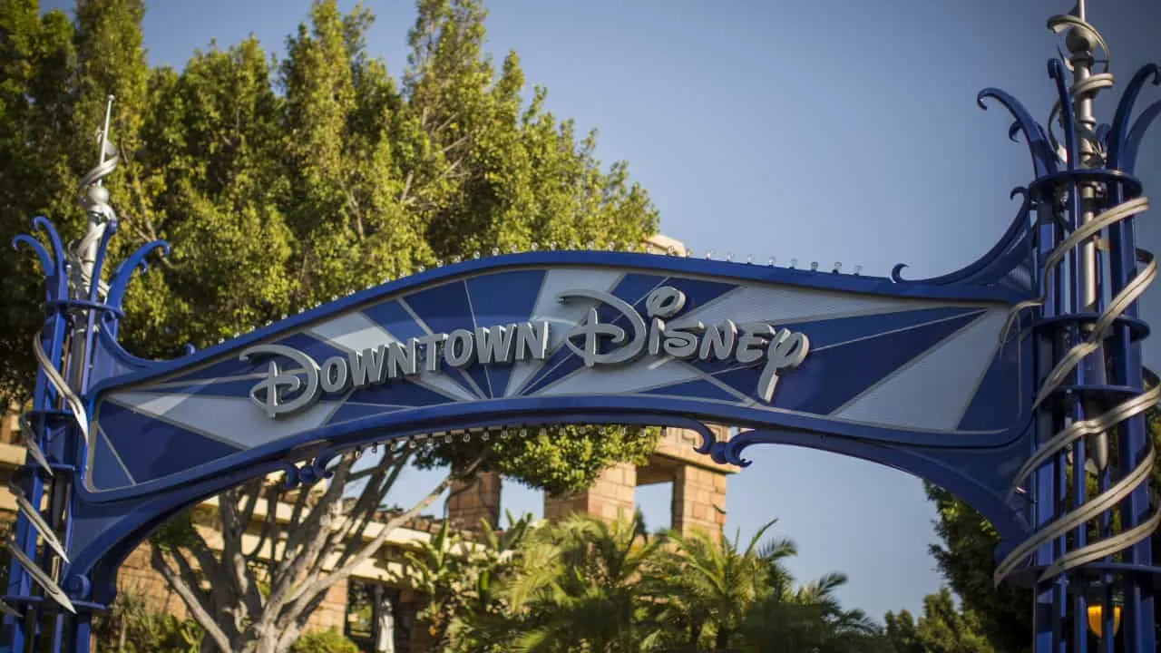 Downton Disney sign in Disneyland