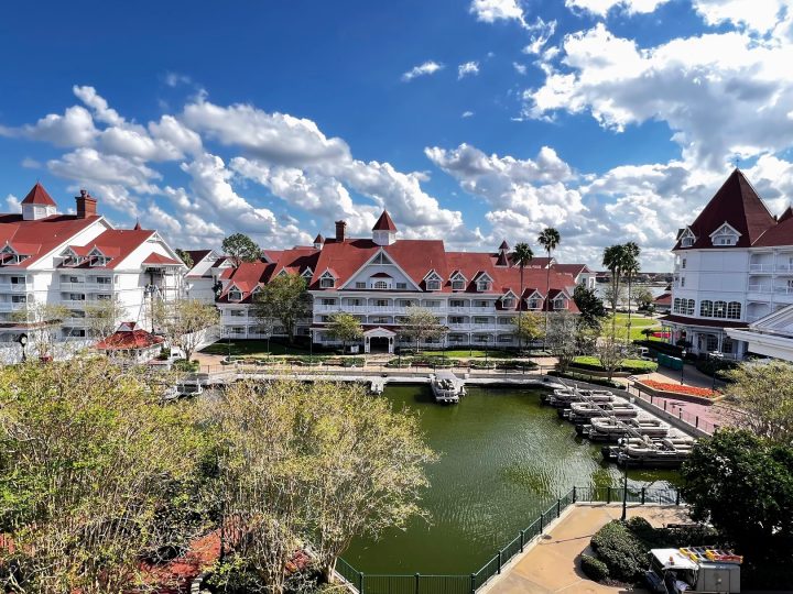 Complete Guide to Grand Floridian Resort (w/ review)