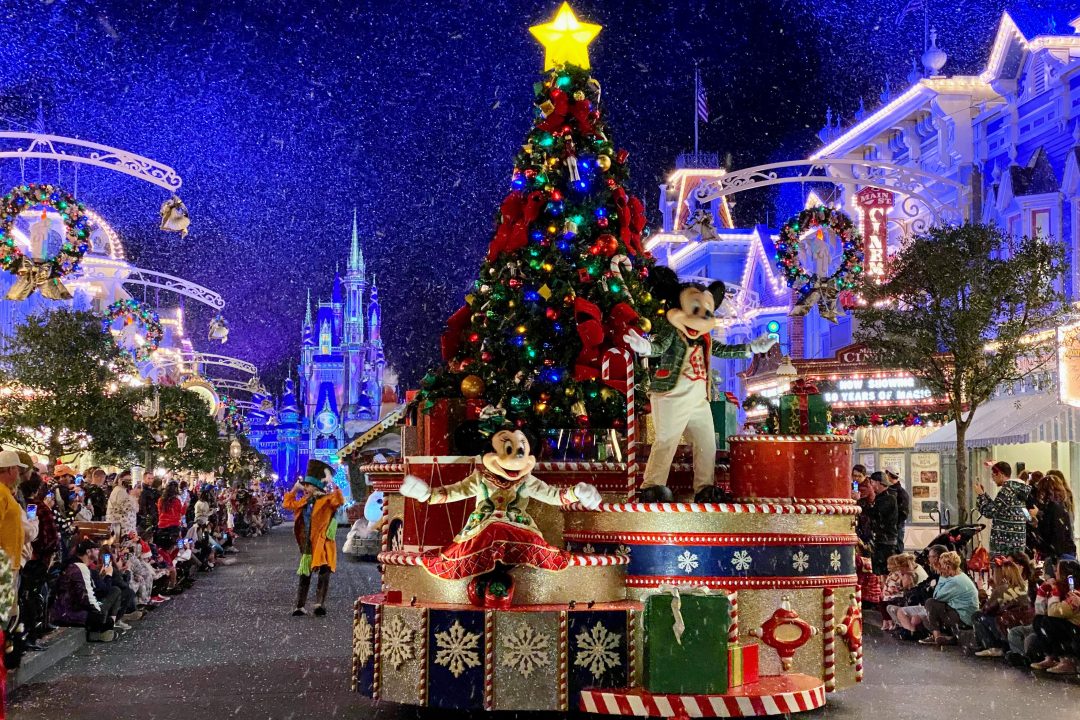 How to handle the crowds at Disney World during Christmas - WDW Prep School