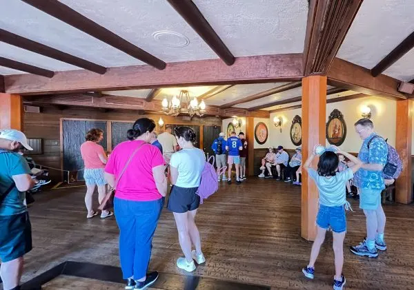 waiting area for country bear jamboree