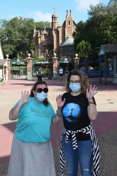 PhotoPass photo with mask
