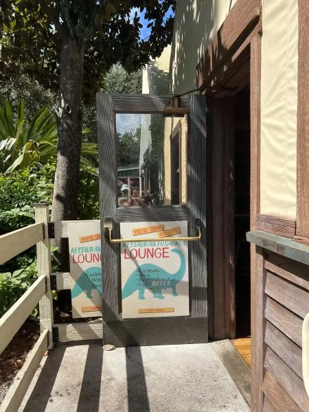 restaurantosaurus lounge animal kingdom