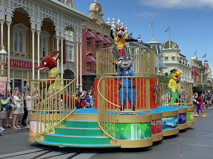 Everywhere you can see characters at Walt Disney World (including cavalcades & sightings)