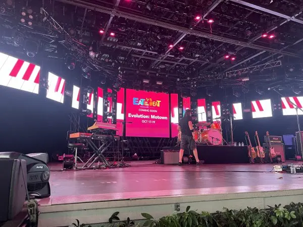 eat to the beat stage - america gardens theatre - epcot food and wine festival