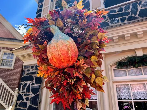 fall gourd decoration in liberty square at magic kingdom