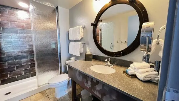 bathroom attached to queen bedroom in finding nemo family suite