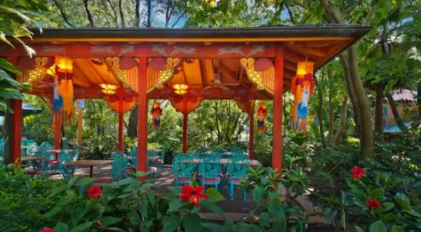 Flame Tree Barbecue has outdoor seating