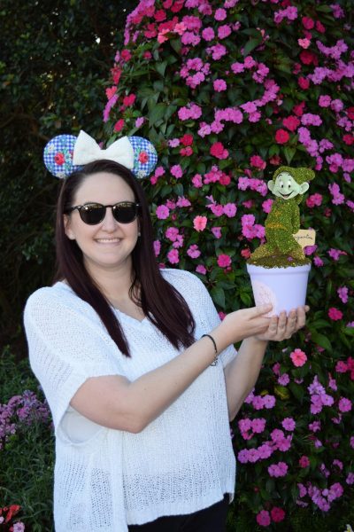 epcot flower and garden magic shot - dopey topiary