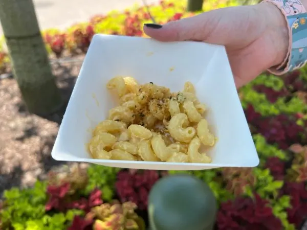 traditional mac and cheese - mac and eats - epcot food and wine