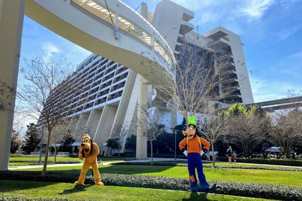 Goofy and Pluto on the lawn of the Contemporary
