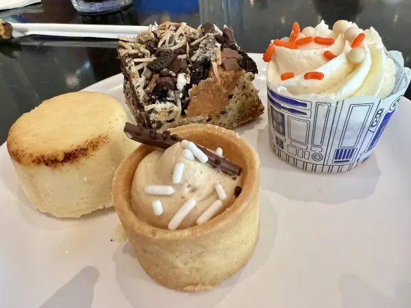 desserts at hollywood and vine for minnie's seasonal dining
