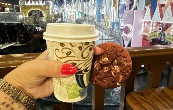 red velvet cookie and hot cocoa at pinocchio village haus for mvmcp