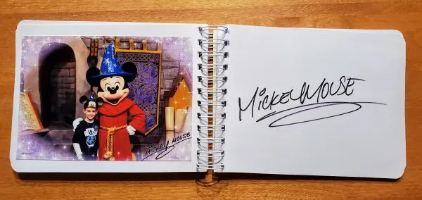 Disney Store World of Disney Autograph Book and Pen Set