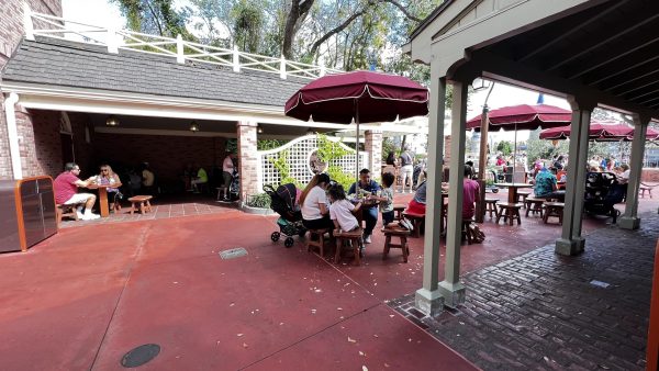 seating area at sleepy hollow refreshments