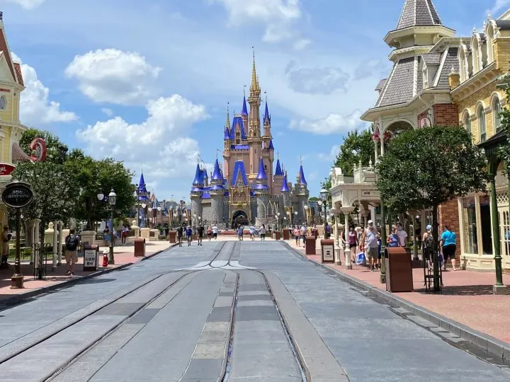 Main Street U.S.A. (Happily Ever After, Confectionery, Mickey Mouse)