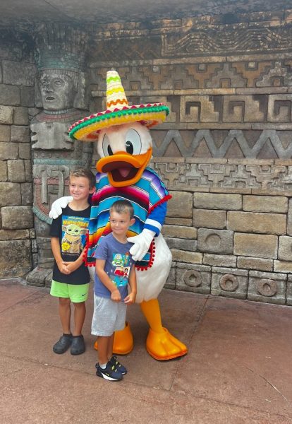donald duck meet and greet - epcot - mexico pavilion