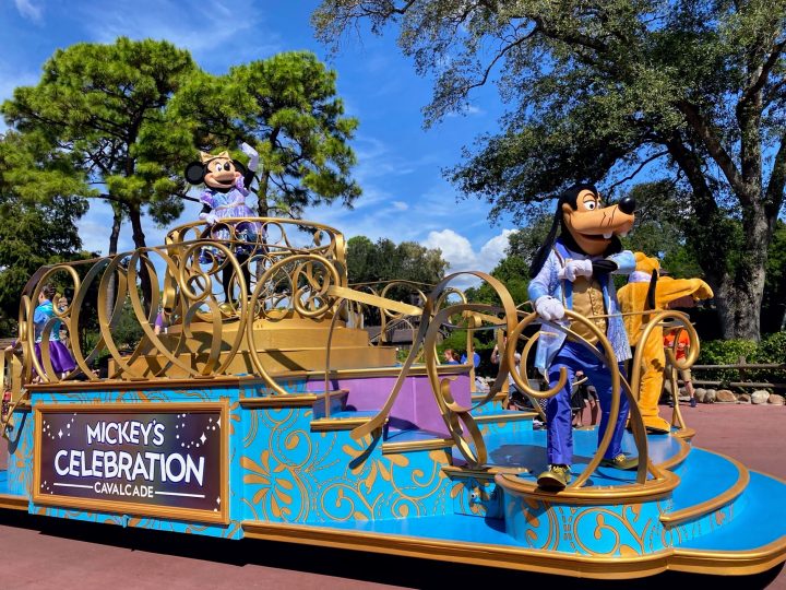 Disney World Removing 50th Decor, Mickey & Friends Get New Costumes, & More Updates