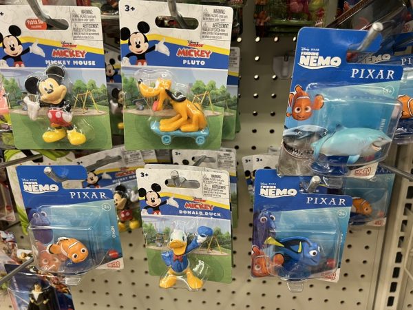 Disney small plastic figurines