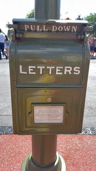 mail letters - mailbox - walt disney world