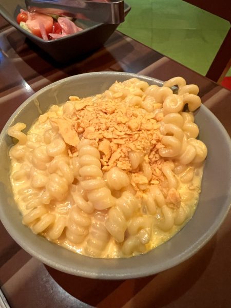 slinky dog macaroni and cheese at roundup rodeo bbq