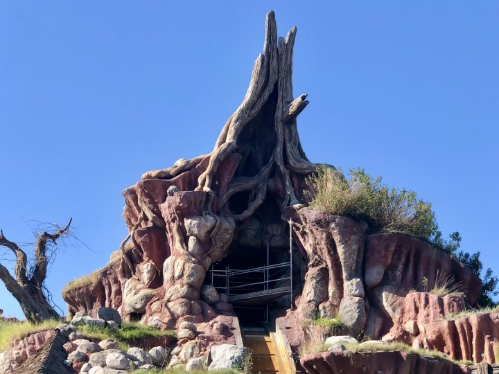 Splash Mountain Reportedly Closing in May 2023 at Disneyland Park