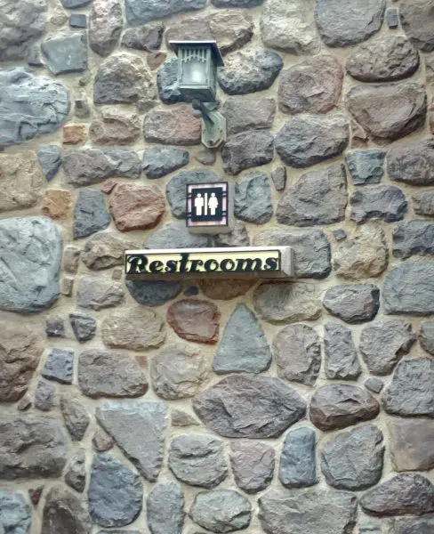 restrooms near tower of terror