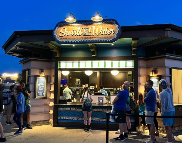 swirls on the water at disney springs