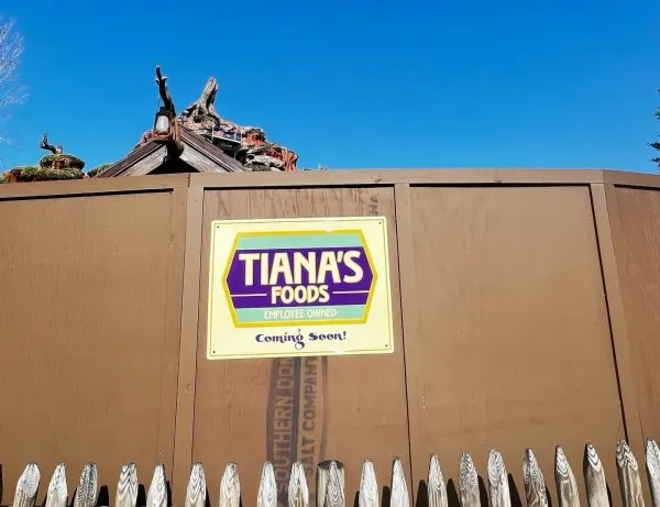tiana's foods sign - splash mountain - tiana's bayou adveture