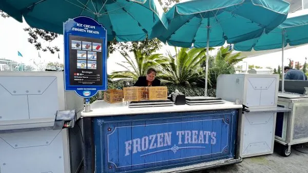 snack and drink cart tomorrowland