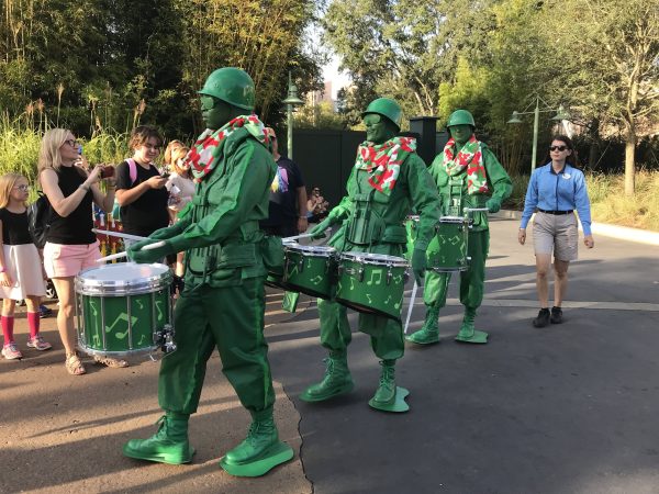 green army drum corps toy story land