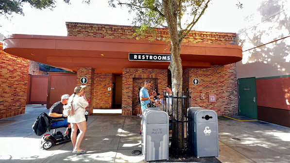 restrooms pixar place hollywood studios